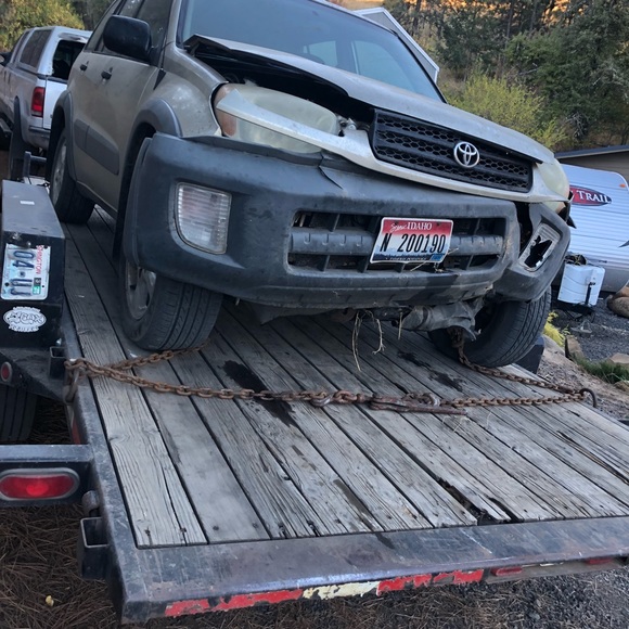 Washed and a car that has 200,100 miles on it - Picture 5 of 5